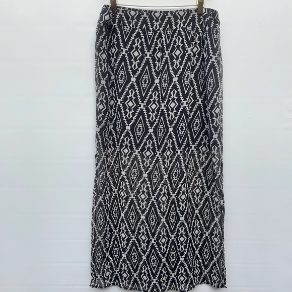 Black & Cream Geometric Patterned Maxi Skirt (XL) - Picture 1 of 10